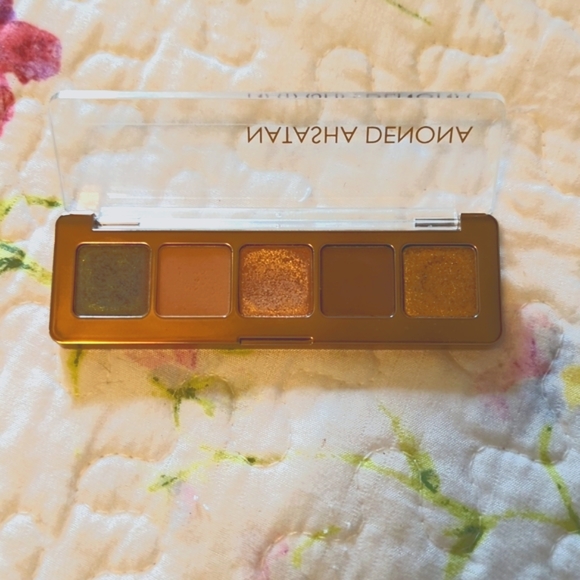 Makeup palette bundle. Some swatched or lightly used some more than others. - Picture 7 of 9